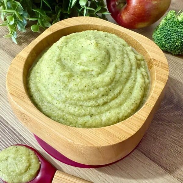 Пюре от броколи и ябълка